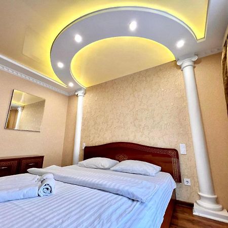 Apartpoltava Двокімнатні Апартаменти, До 6 Спальних Місць, Кутова Ванна, Корпусний Парк, Документи Для Відрядження Poltava Exterior foto