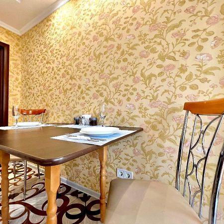 Apartpoltava Двокімнатні Апартаменти, До 6 Спальних Місць, Кутова Ванна, Корпусний Парк, Документи Для Відрядження Poltava Exterior foto